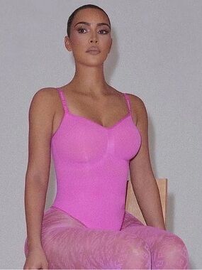 Skims seamless sculpt bodysuit shapewear Neon Orchid Hot Pink Bodysuit 4xl-5xl
